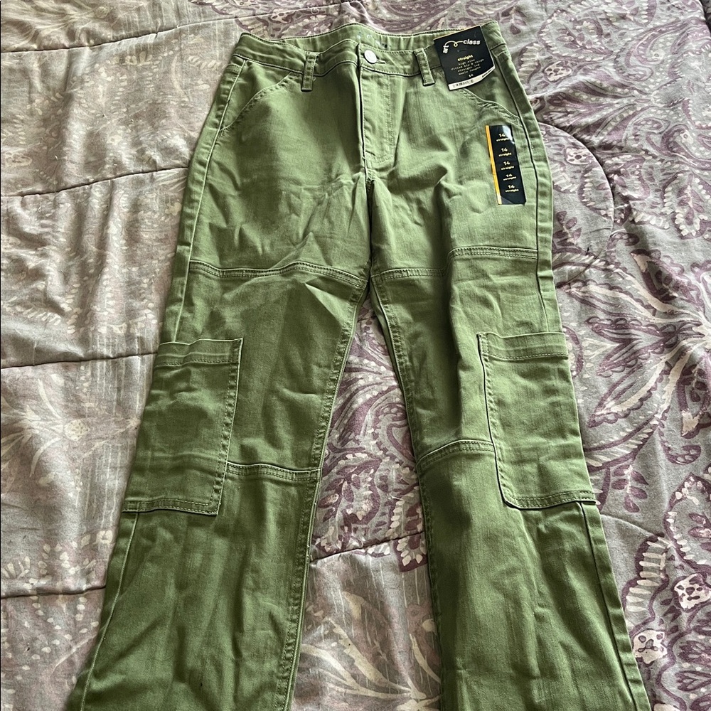 NWT Olive Green Cargo Pants